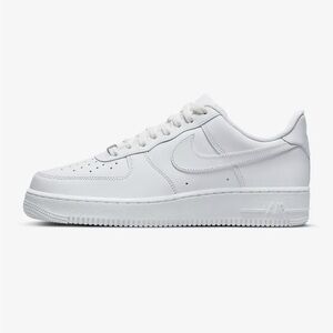 Nike White Air Force 1 '07 Boys Size 5.5Y